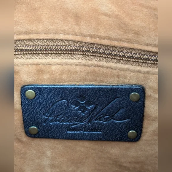 Patricia Nash Cassini wristlet clutch - Picture 5 of 16